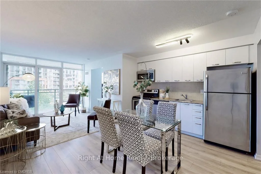 38 JOE SHUSTER Way 423, Toronto W01, ON M6K 0A5