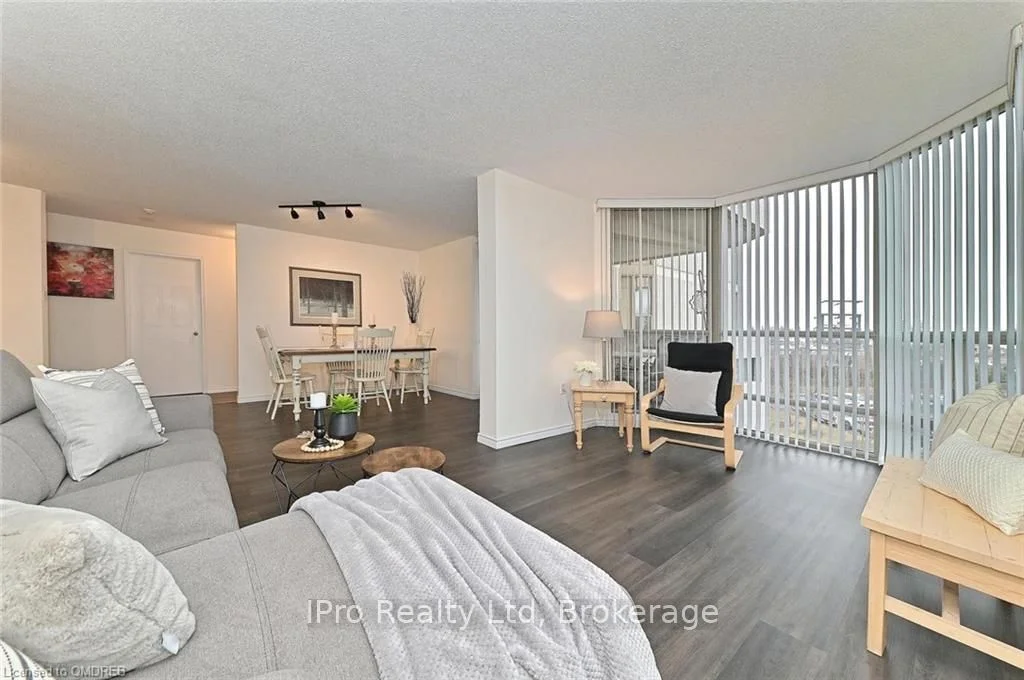 20 MCFARLANE Drive 401, Halton Hills, ON L7G 5J8