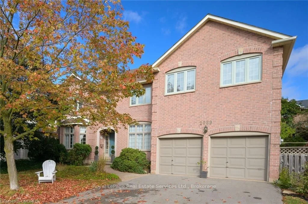 2089 NIPIGON Drive, Oakville, ON L6H 4G3