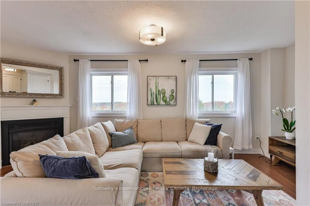 15 Stewart Maclaren Road, Halton Hills, On L7g 5l8