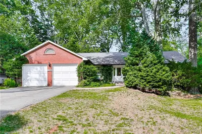 1106 Crestview Street, Oakville, On L6j 2c6