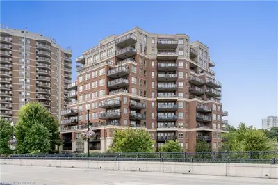 111 FORSYTHE Street 902, Oakville, ON L6K 3J9