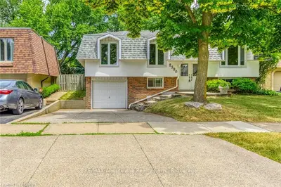 2380 WYANDOTTE Drive, Oakville, ON L6L 2T6