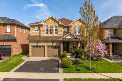 2460 HEMMFORD Drive, Oakville, ON L6M 4R6