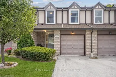 2051 AMHERST HEIGHTS Court 4, Burlington, ON L7R 3R2