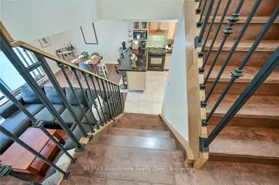 1042 FALGARWOOD Drive 95, Oakville, ON L6H 2P3