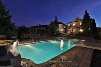 215 BURLOAK Drive, Oakville, ON L6L 6T6