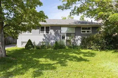 453 Sherin Drive, Oakville, ON L6L 4J6