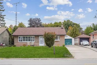 447 Pinegrove Road, Oakville, On L6k 2b6