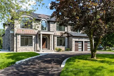 235 WILLOWRIDGE Court, Oakville, ON L6L 5J1