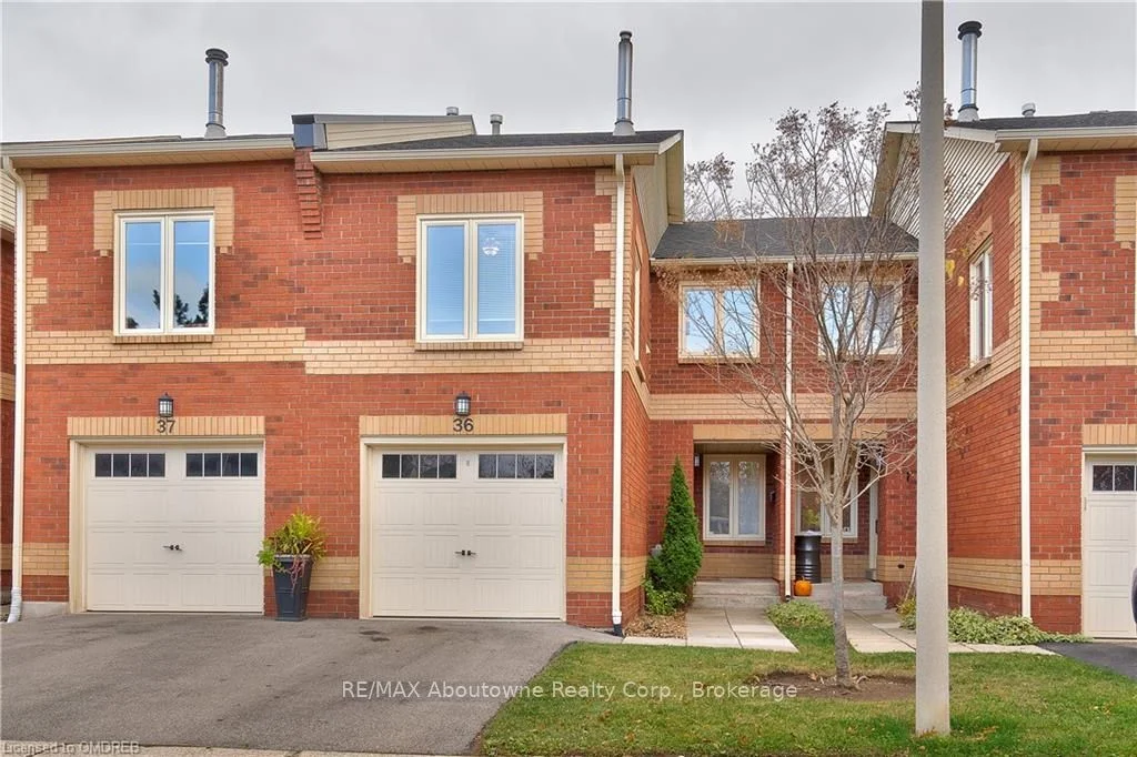 2006 GLENADA Crescent 36, Oakville, ON L6H 5R9