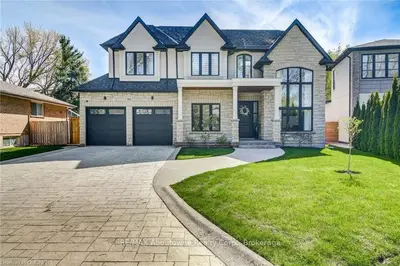 564 WINGROVE Crescent, Oakville, ON L6L 4R6