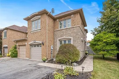 15 JAMES YOUNG Drive, Halton Hills, ON L7G 5S6
