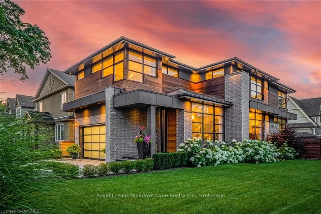 33 WENONAH Drive, Mississauga, ON L5G 3W2