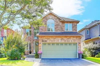 2410 GLADSTONE Avenue, Oakville, ON L6H 6P2
