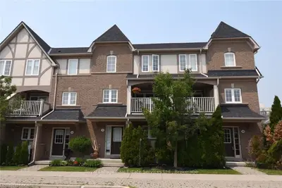 2340 PARKHAVEN Boulevard 9, Oakville, ON L6H 7S4