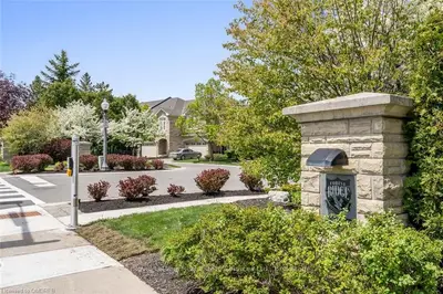 1267 DORVAL Drive 63, Oakville, ON L6M 3Z5