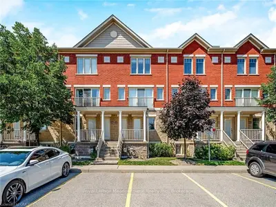 5050 INTREPID Drive 26, Mississauga, ON L5M 0E5