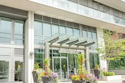 2230 LAKE SHORE Boulevard W TH5, Toronto W06, ON M8V 1A5