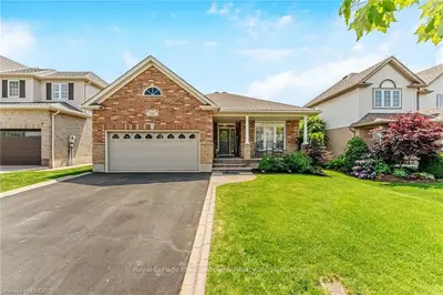 12 ELLIOT Drive, Halton Hills, ON L7J 2Z2