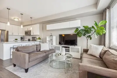 269 GEORGIAN Drive 304, Oakville, ON L6H 0L1