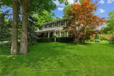1455 DURHAM Street, Oakville, ON L6J 2P4