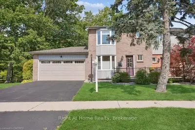 1241 MCCRANEY Street E 1, Oakville, ON L6H 3A3