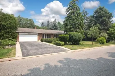 1413 BEEMER Avenue, Mississauga, ON L5H 2A9
