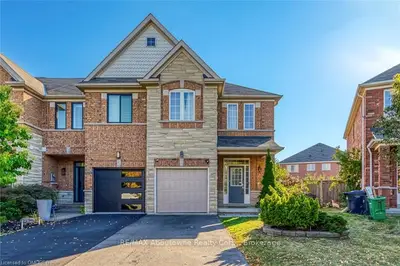 5122 ANGEL STONE Drive, Mississauga, ON L5M 0L4