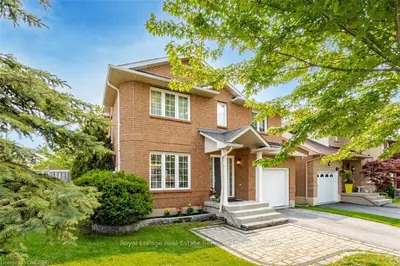 2163 PEACHTREE Lane, Oakville, ON L6M 3W8