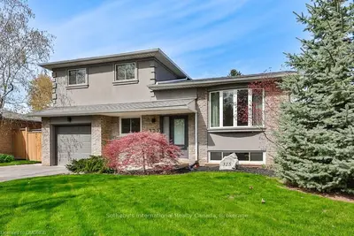 325 SUSSEX Street, Oakville, ON L6L 3H1
