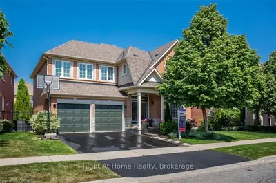 225 MILKWEED Way, Oakville, ON L6L 0A6