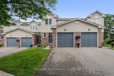 9 Stewart MacLaren Road, Halton Hills, ON L7G 5L8