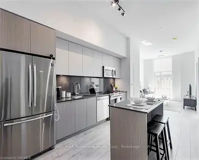 125 BRONTE Road 423, Oakville, ON L6L 3C1