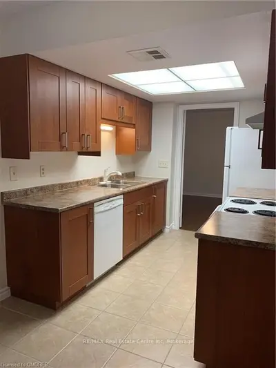 1230 MARLBOROUGH Court 209, Oakville, ON L6H 3K6
