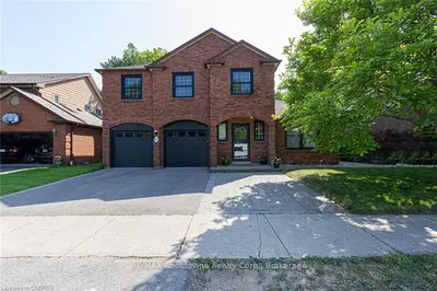 404 BRONTE Road, Oakville, ON L6L 5T4