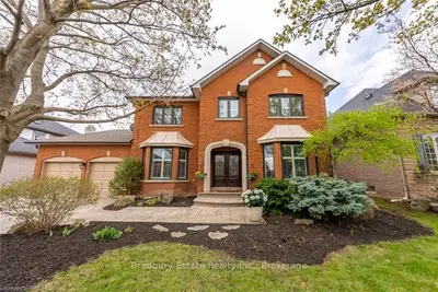 1324 GREENEAGLE Drive, Oakville, ON L6M 2M4