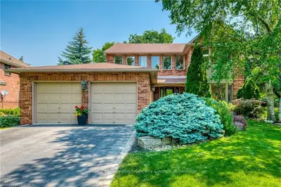 357 CLAREMONT Crescent, Oakville, ON L6J 6J9