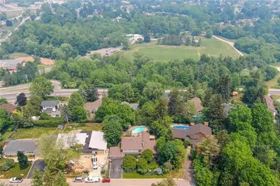 10 MARKET Street, Halton Hills, ON L7G 3B7