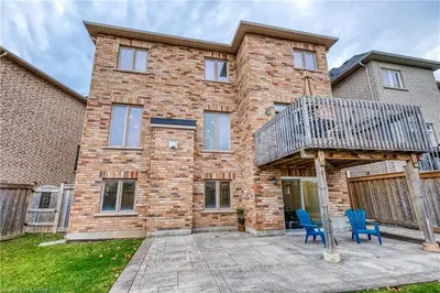 2437 QUETICO Crescent, Oakville, ON L6M 0R4