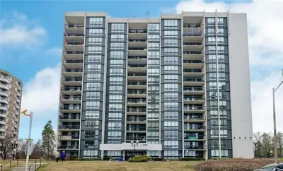 2185 MARINE Drive 406, Oakville, ON L6L 5L6