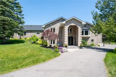 13999 TRAFALGAR Road, Halton Hills, ON L7G 4S4