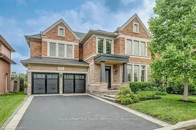 2351 Lyndhurst Drive, Oakville, ON L6H 7V7