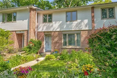 1270 GAINSBOROUGH Drive 46, Oakville, ON L6H 2L2