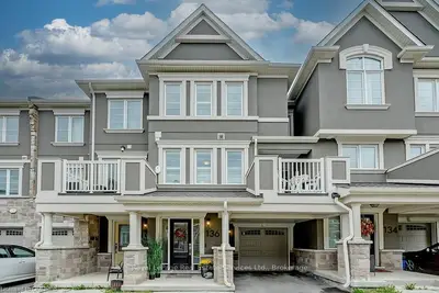 136 STORK Street, Oakville, ON L6H 0X9