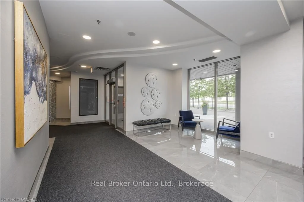 200 BURNHAMTHORPE Road E PH9, Mississauga, ON L5A 4L4