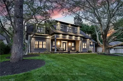227 OAKWOOD Crescent, Oakville, ON L6K 3M7