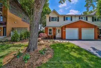 2080 Worthington Drive, Oakville, ON L6L 1E3