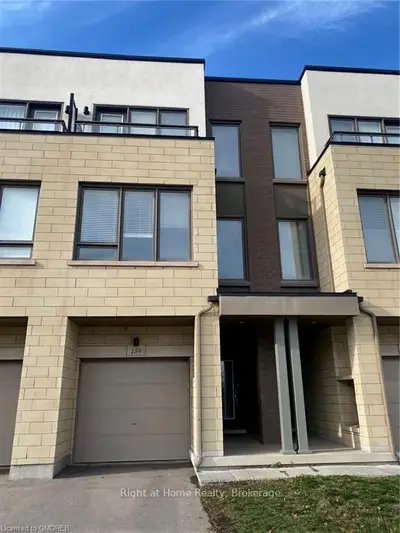 189 SABINA DRIVE Drive, Oakville, ON L6H 0L4