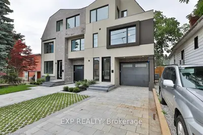 11 Queen Street W, Mississauga, ON L5H 1L5